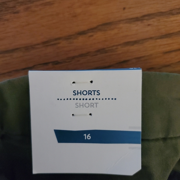 Shorts - Picture 4 of 4